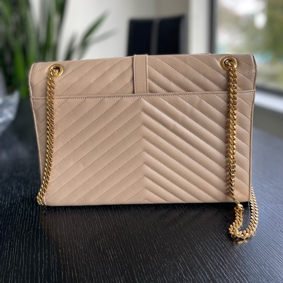 Saint Laurent Nude Bag With Gold Chain, Front Flap, Shoulder Bag - Picture 2 of 13
